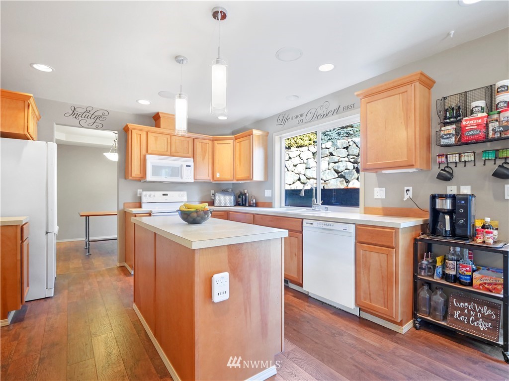 24063 Walker Valley Road Mount Vernon, WA 98274 - Photo 6 of 27 Gallery Image 6