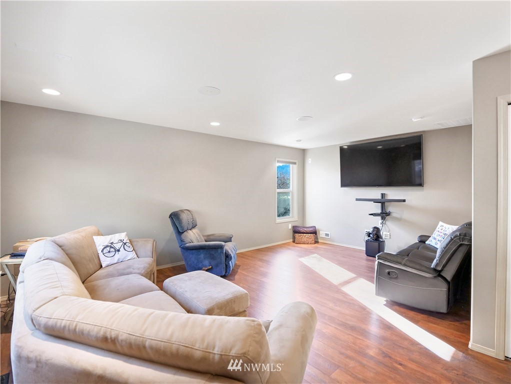 24063 Walker Valley Road Mount Vernon, WA 98274 - Photo 10 of 27 Gallery Image 10