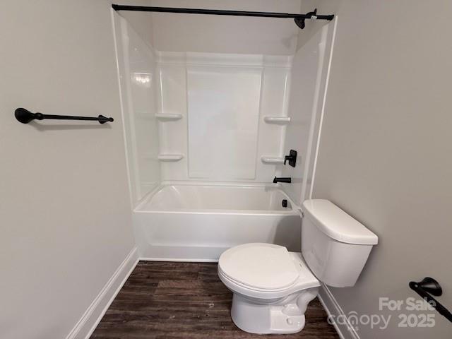 212 Queens Court Gastonia, NC 28052 - Photo 34 of 42 a bathroom with a toilet and a bath tub