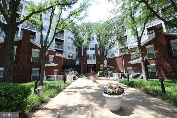 $2,650 | 1625 International Drive, Unit 410, McLean, VA 22102