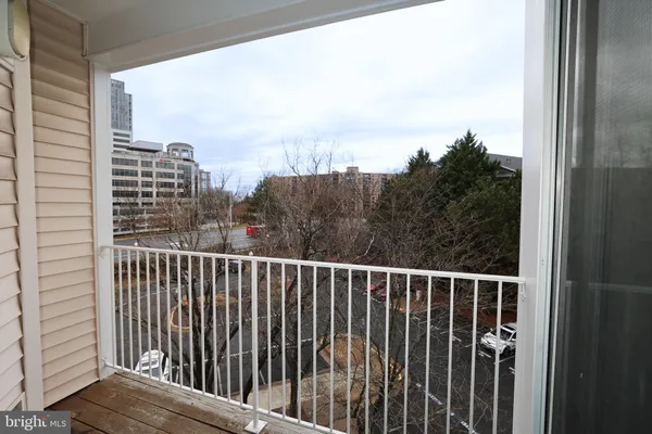 $2,650 | 1625 International Drive, Unit 410, McLean, VA 22102