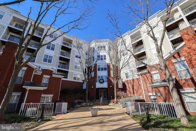 $2,700 | 1625 International Drive, Unit 410, McLean, VA 22102