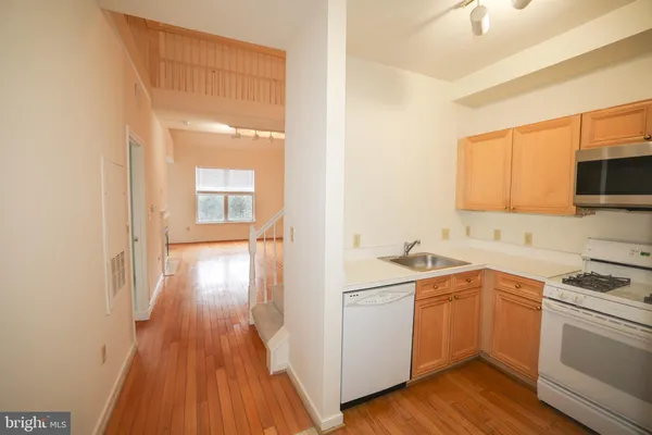 $2,650 | 1625 International Drive, Unit 410, McLean, VA 22102