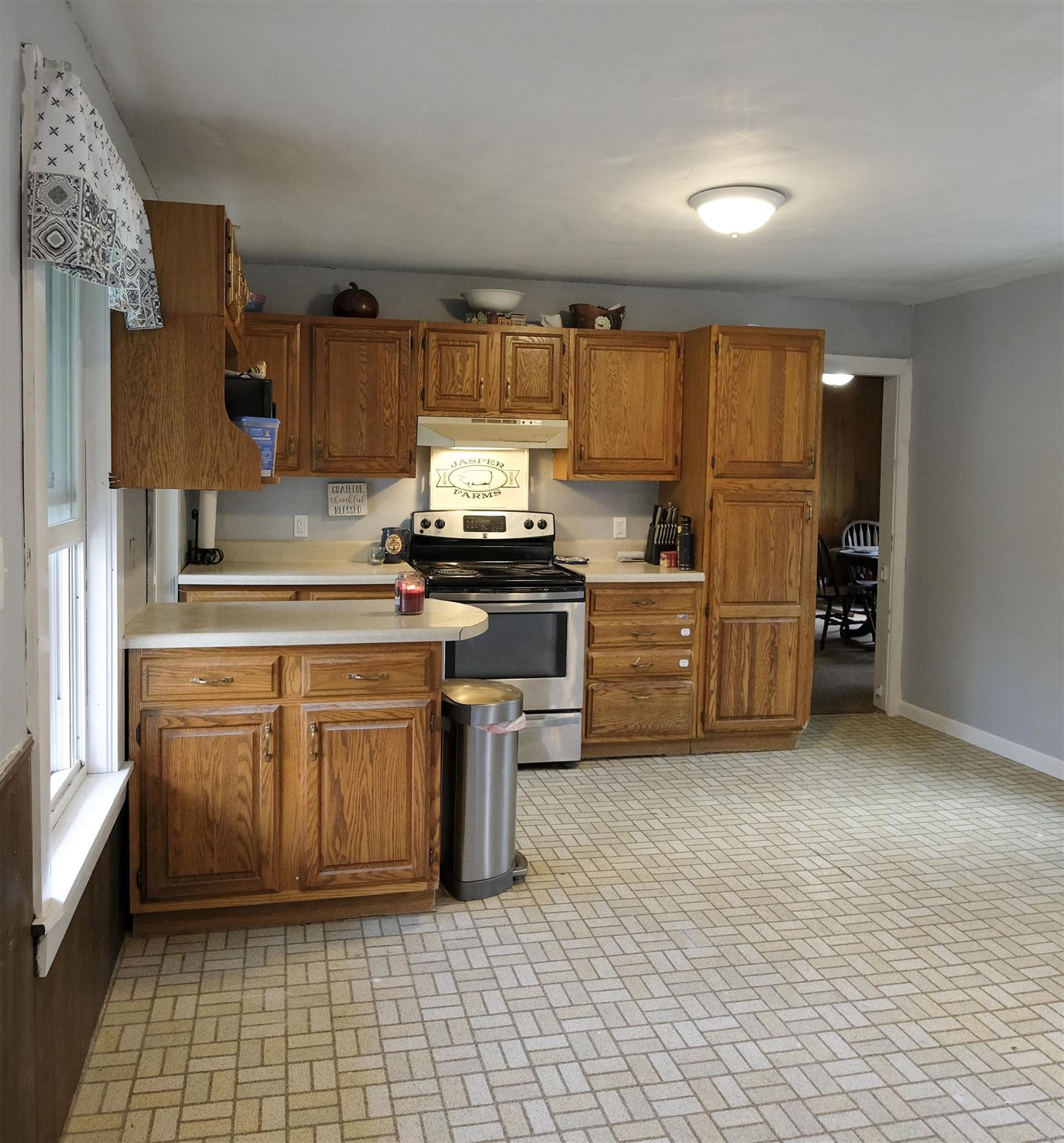 87 Dutton Road Pelham, NH 03076 - Photo 2 of 30 Gallery Image 2