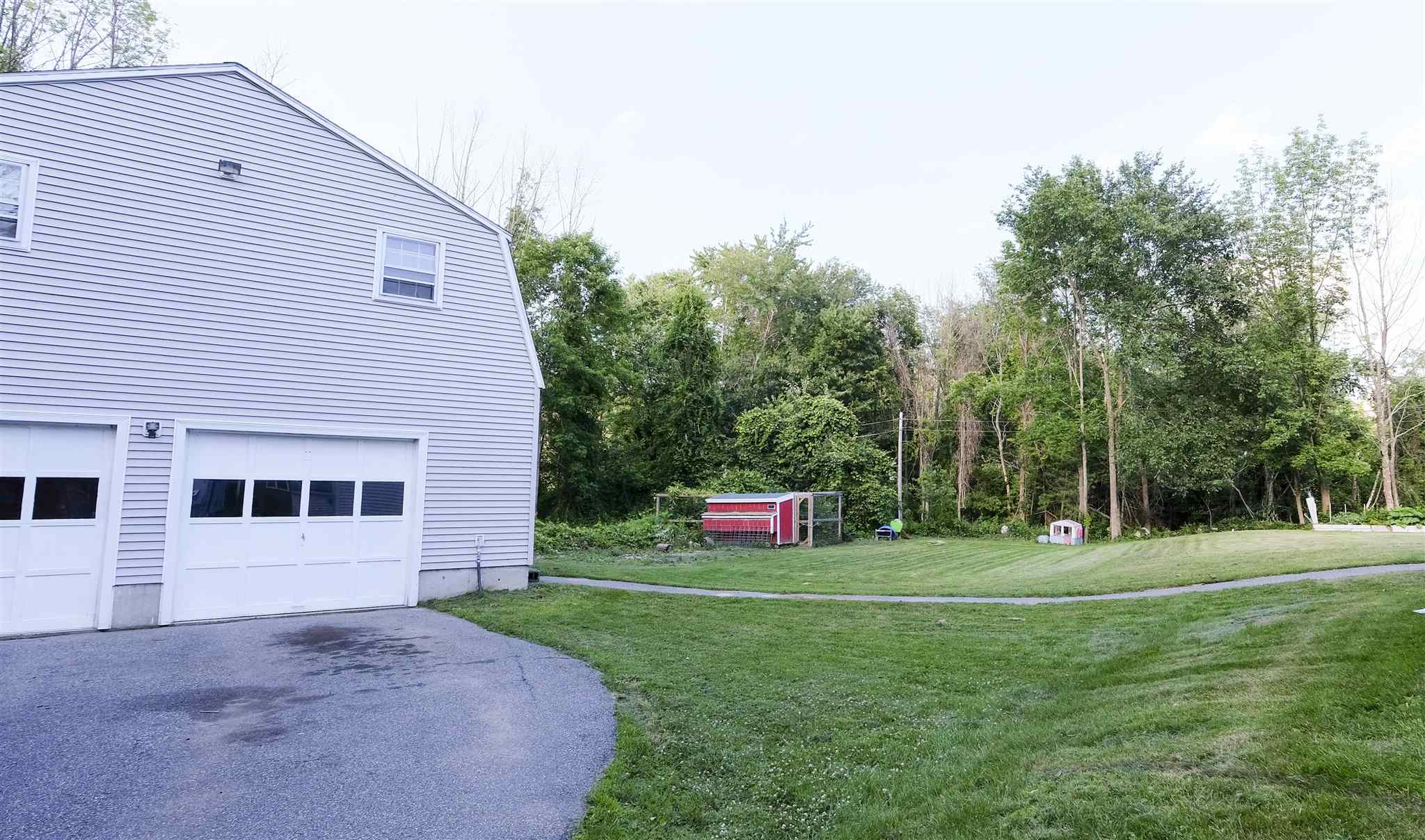 87 Dutton Road Pelham, NH 03076 - Photo 18 of 30 Gallery Image 18