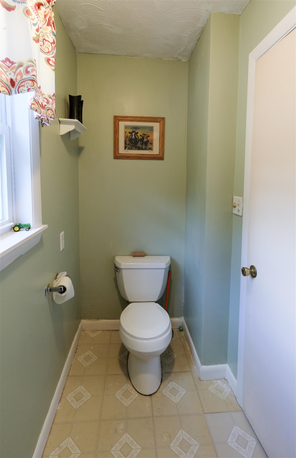 87 Dutton Road Pelham, NH 03076 - Photo 5 of 30 Gallery Image 5