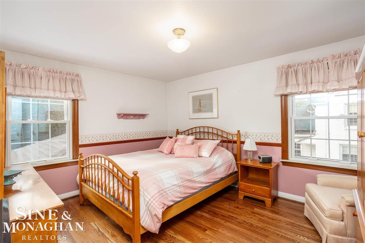 903 Roslyn Road Grosse Pointe, MI 48236 - Photo 18 of 38 50061069-17.JPG