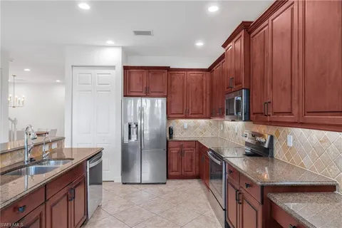 $514,900 | 10487 Winged Elm Lane, Fort Myers, FL 33913