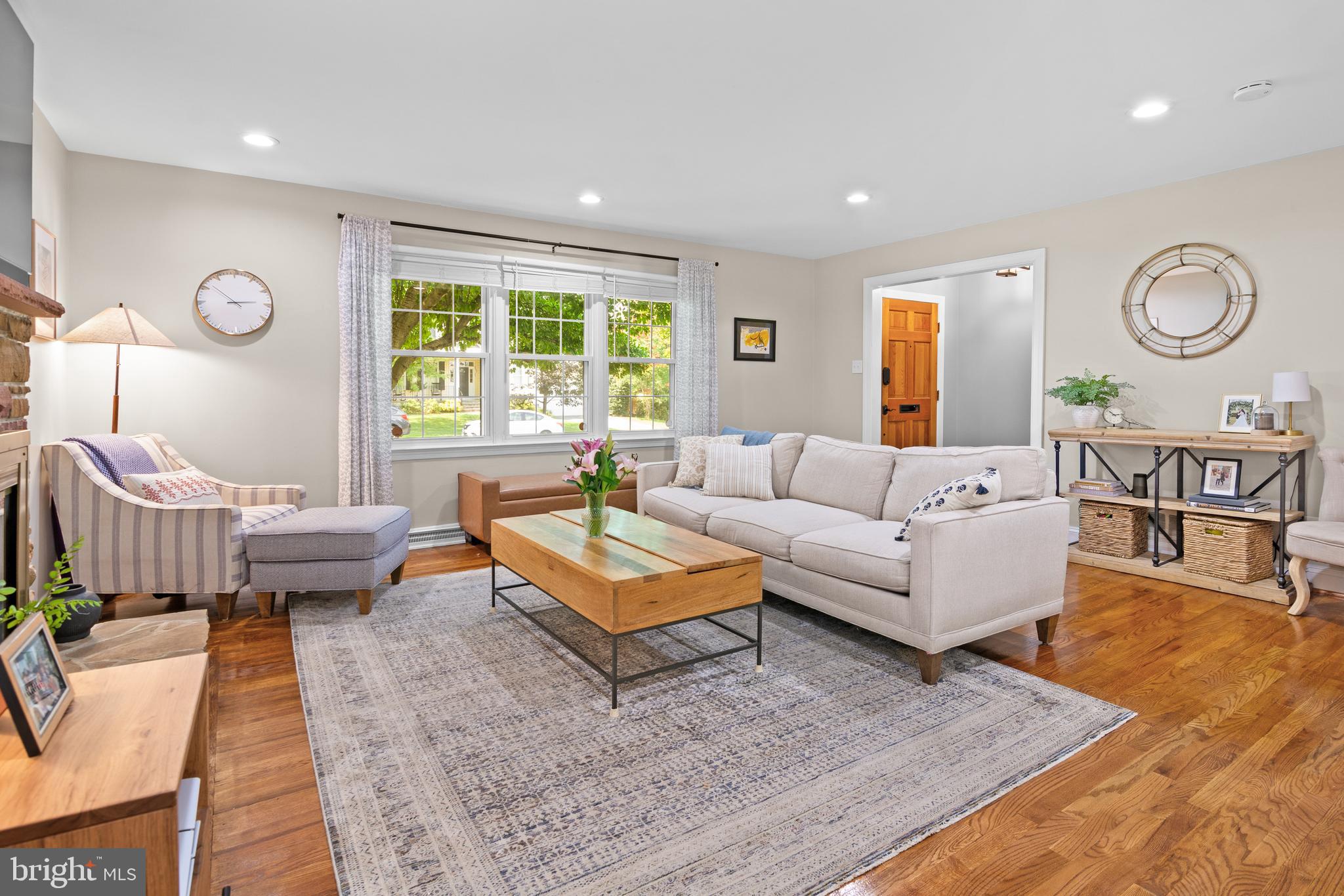 296 Halsey Road Annapolis, MD 21401 - Photo 18 of 56 oversized living room