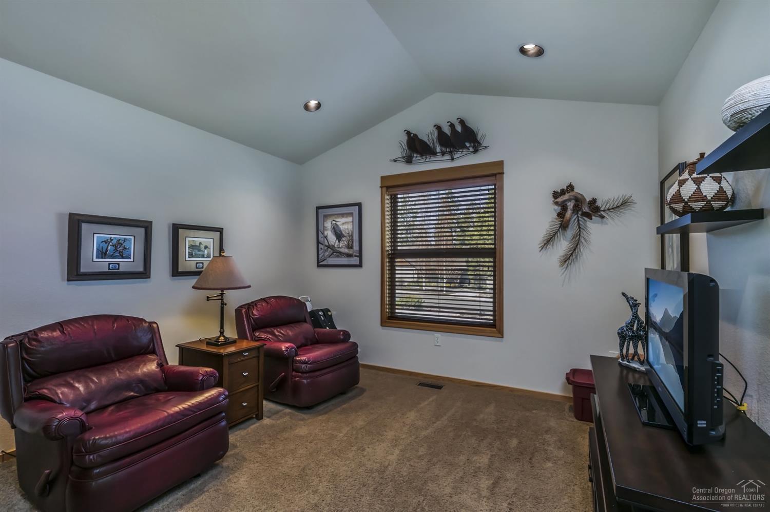 61240 Ladera Road Bend, OR 97702 - Photo 18 of 25 Additional Photo