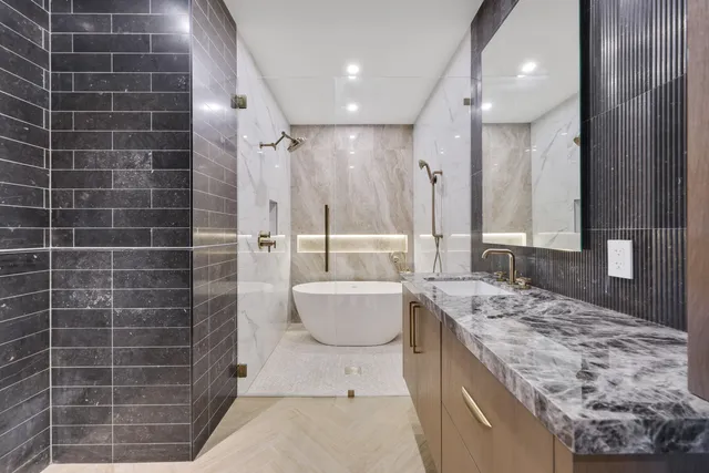 a view of a house with backyard and porch