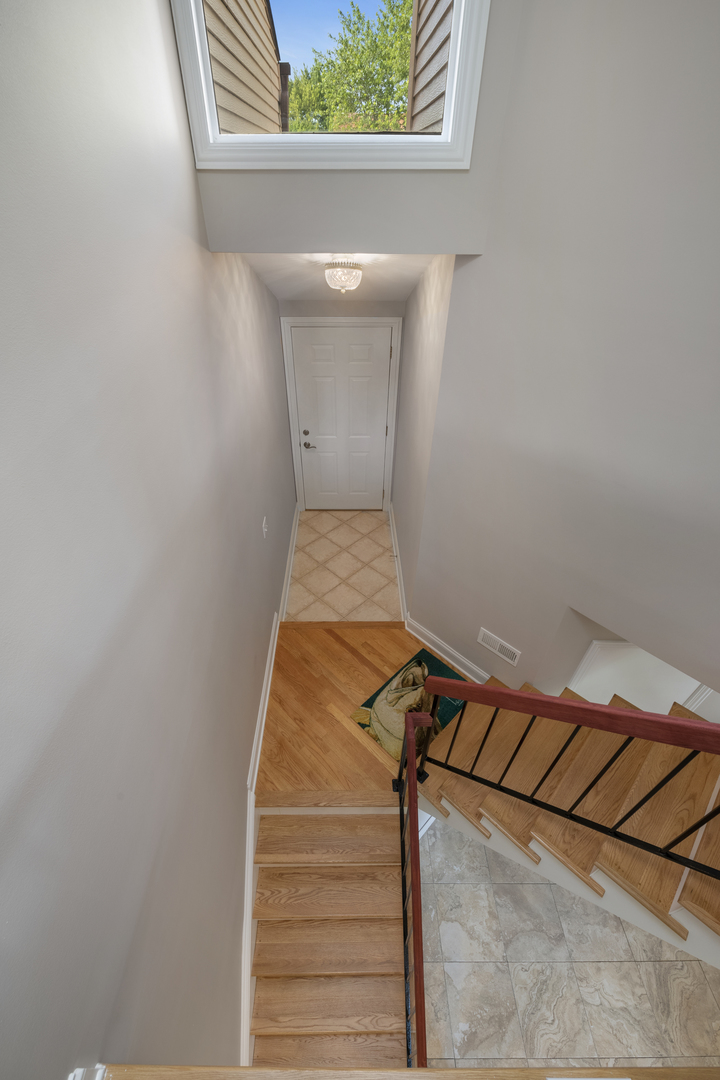 375 Juniper Tree Court Hoffman Estates, IL 60169 - Photo 3 of 24 a view of entryway