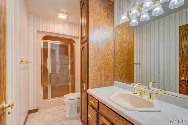 $295,500 | 104 Willard Street, Charleston, MO 63834
