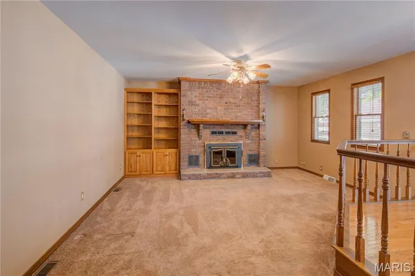 $295,500 | 104 Willard Street, Charleston, MO 63834