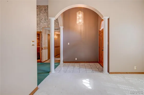 $295,500 | 104 Willard Street, Charleston, MO 63834