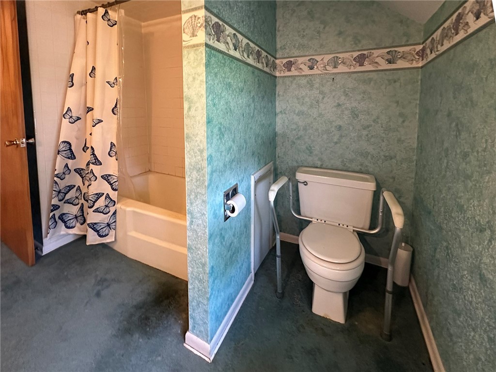 55 North Maple Street Warsaw, NY 14569 - Photo 15 of 33 2nd-floor full bathroom