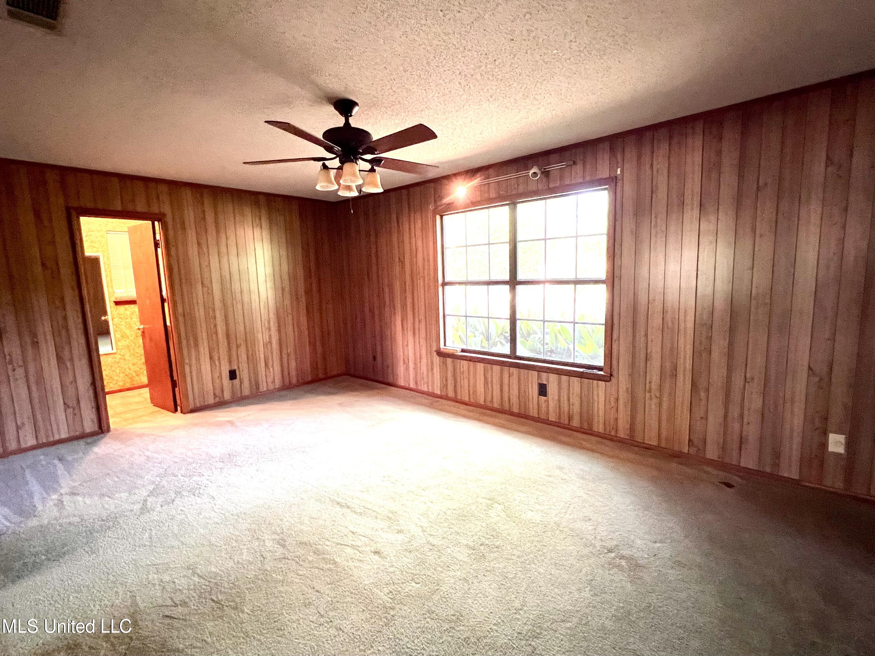 13820 Wolf Ridge Road Moss Point, MS 39562 - Photo 14 of 20 2D36EAD8-847A-4C51-8AA6-1D9C90386645