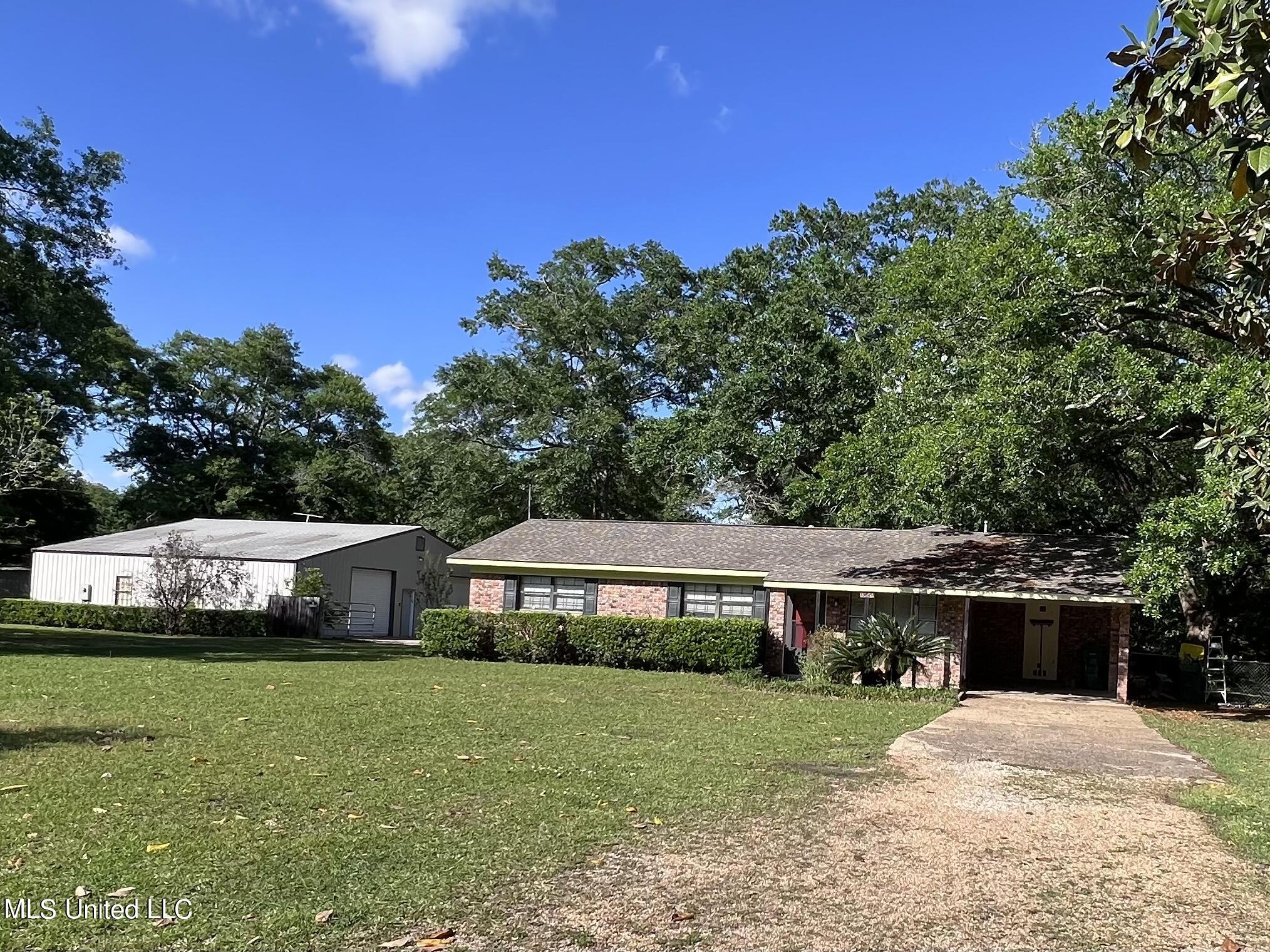 13820 Wolf Ridge Road Moss Point, MS 39562 - Photo 2 of 20 61BE091A-5216-4777-8C44-35A18350460D