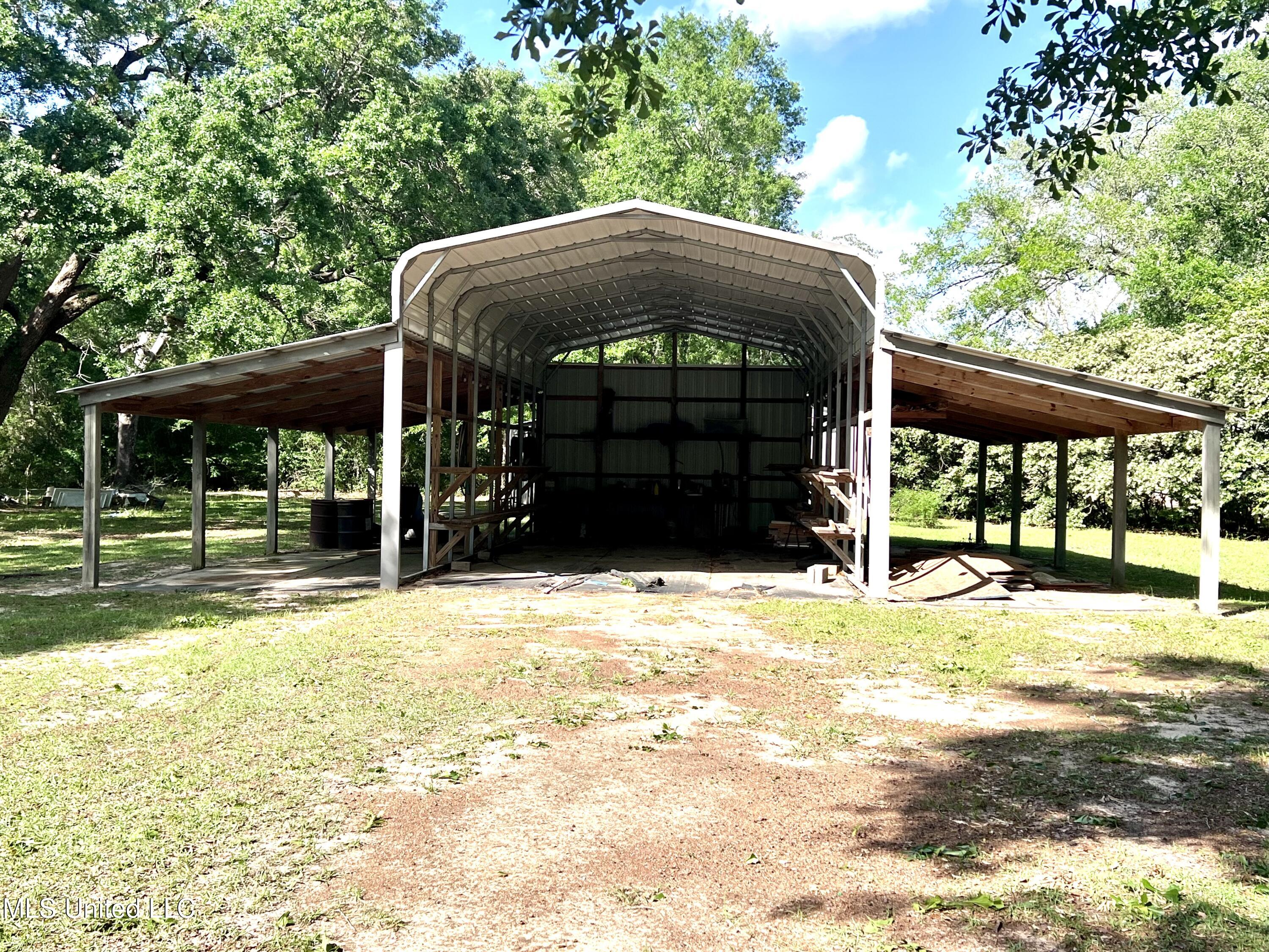 13820 Wolf Ridge Road Moss Point, MS 39562 - Photo 7 of 20 EE38374B-622E-44DE-BD4F-53878FC53C30