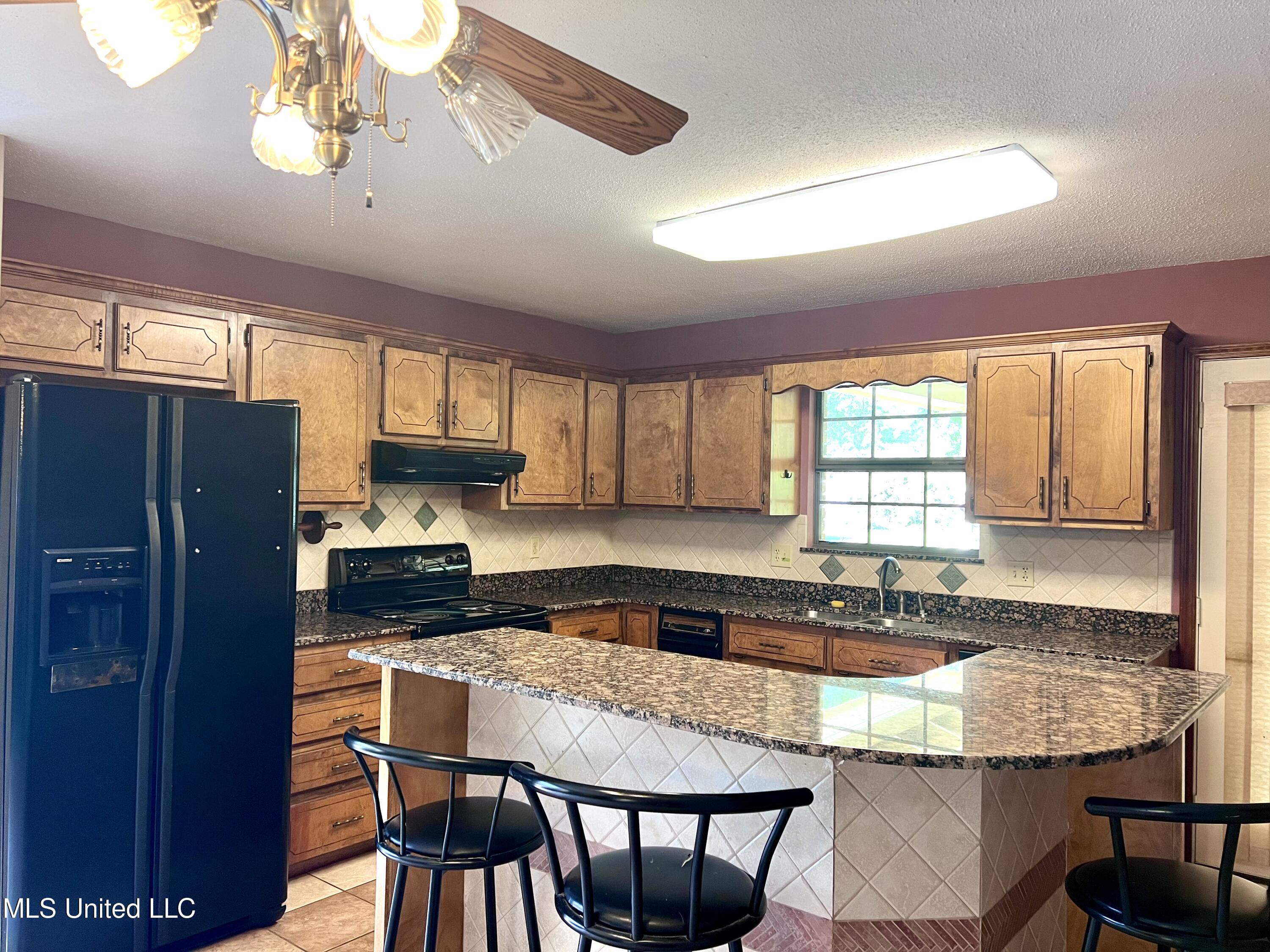 13820 Wolf Ridge Road Moss Point, MS 39562 - Photo 9 of 20 62E7E1D2-BF16-46D3-9369-0E114C412DA3