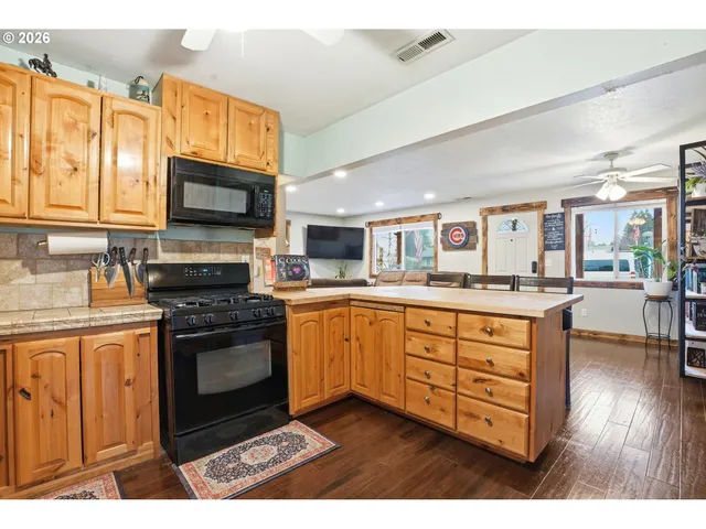 $489,000 | 364 Northeast 9th Avenue, Canby, OR 97013