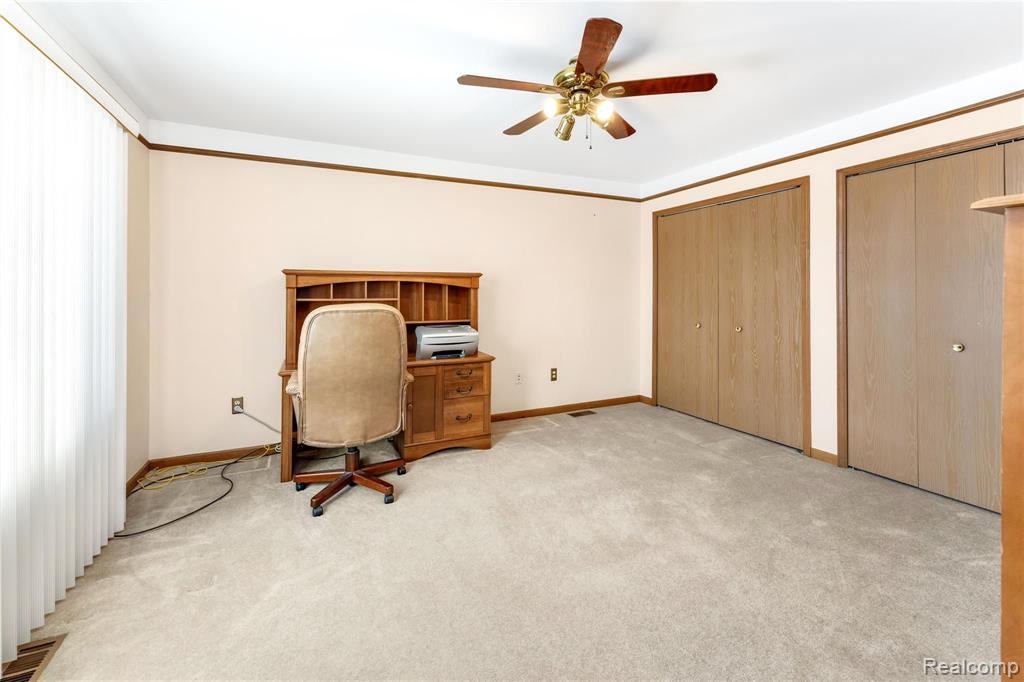 21565 Hall Road Woodhaven, MI 48183 - Photo 29 of 42