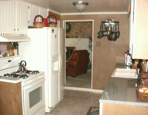 585 Golf Course Road Aliquippa, PA 15001 - Photo 2 of 8 Kitchen.