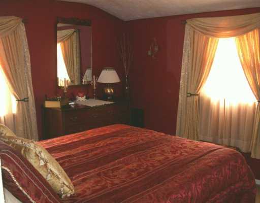 585 Golf Course Road Aliquippa, PA 15001 - Photo 6 of 8 Master Bedroom.