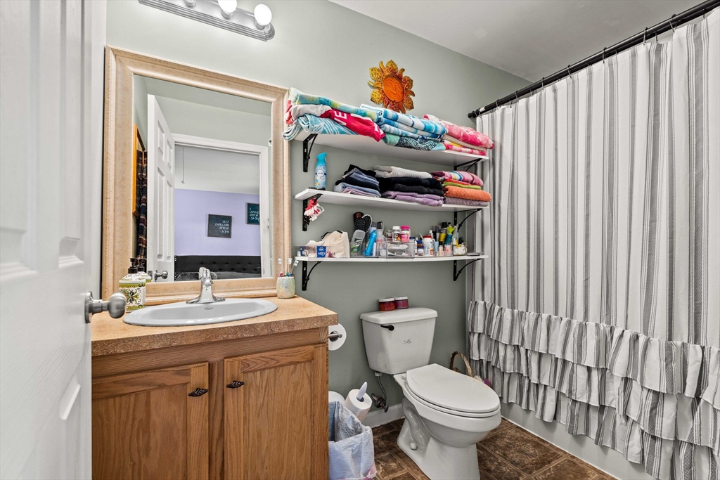25 R Beacon Street Amesbury, MA 01913 - Photo 37 of 42