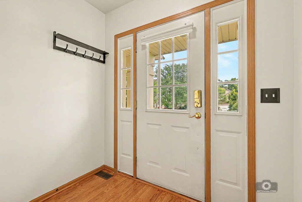 11S490 Rachael Court Lemont, IL 60439 - Photo 5 of 33 Gallery Image 5