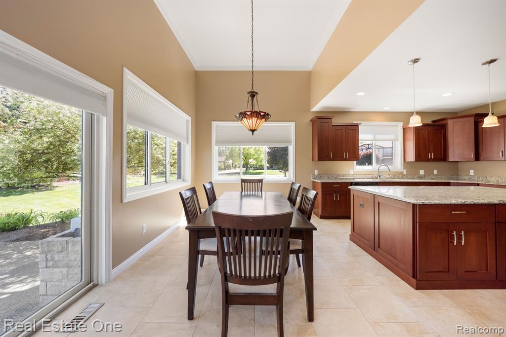 630 Lockmoore Court Rochester Hills, MI 48307 - Photo 19 of 65