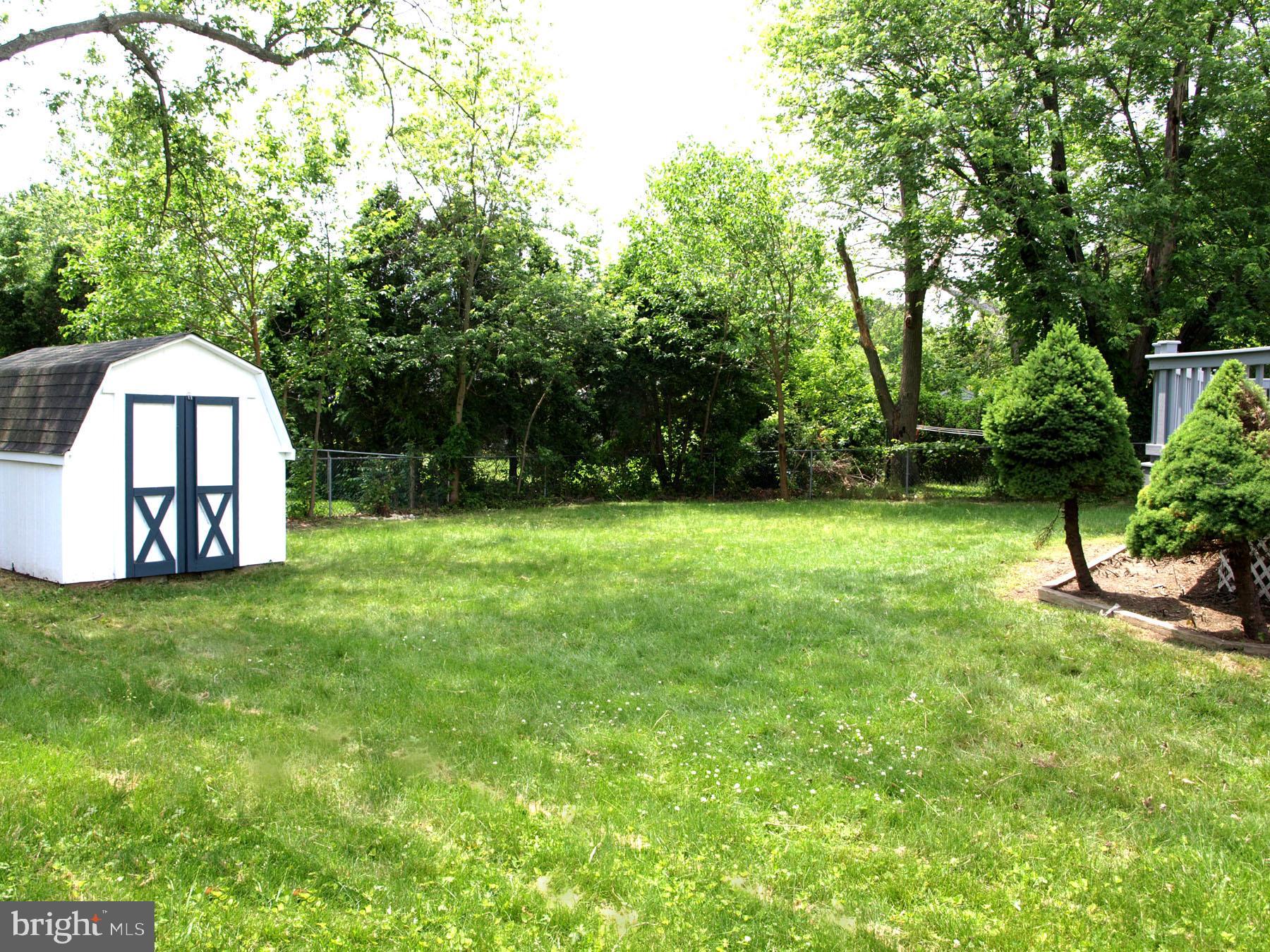 35 Roxboro Road Lawrence Township, NJ 08648 - Photo 18 of 20 Yard