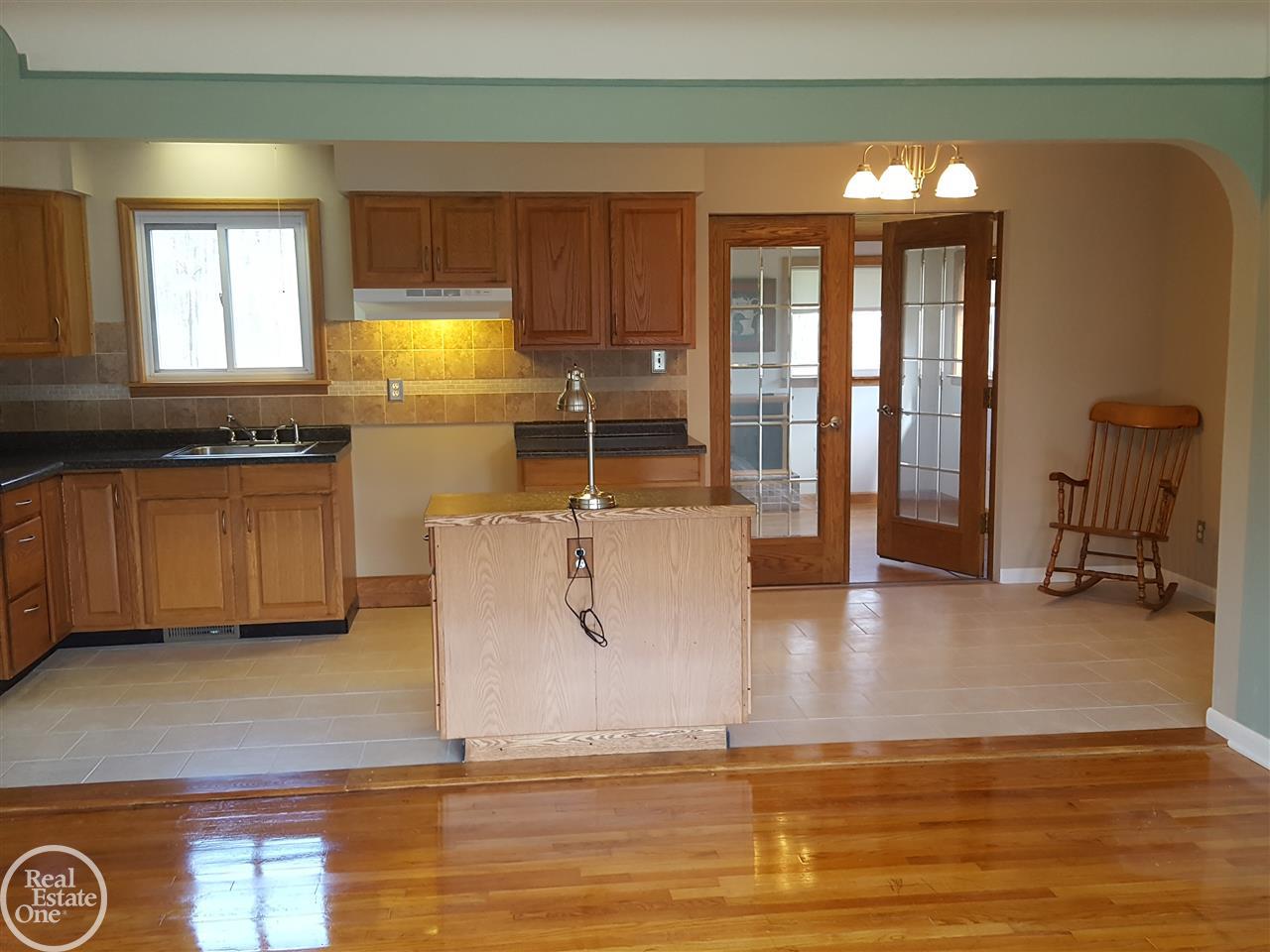 2396 Partridge Road Port Huron, MI 48060 - Photo 9 of 32 31289494-8.JPG