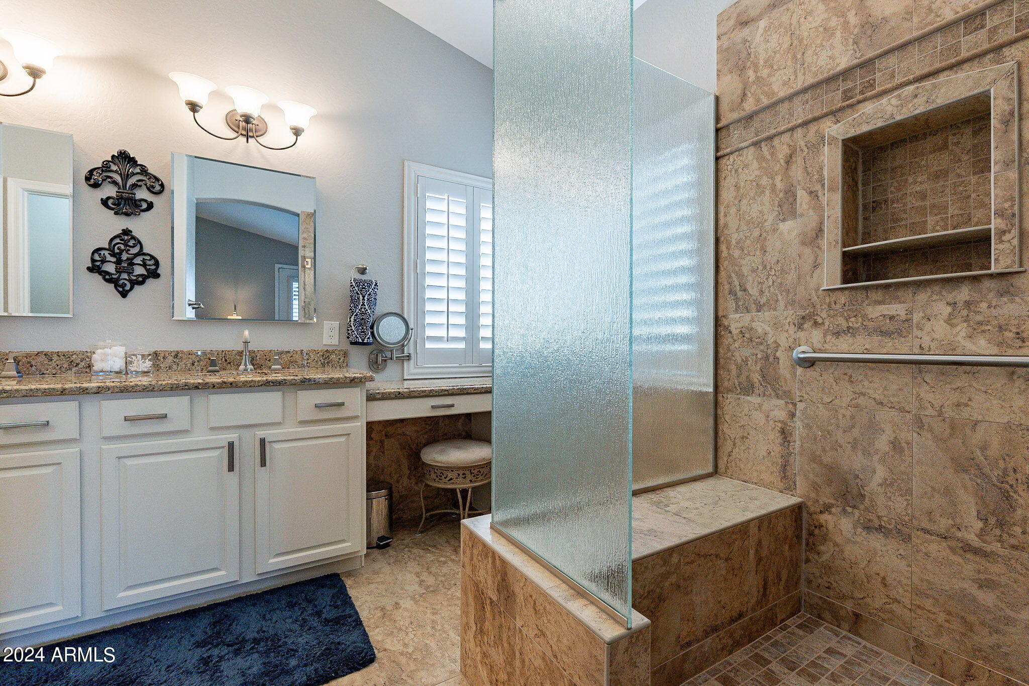 688 South Roanoke Street Gilbert, AZ 85296 - Photo 22 of 44 primary bathroom