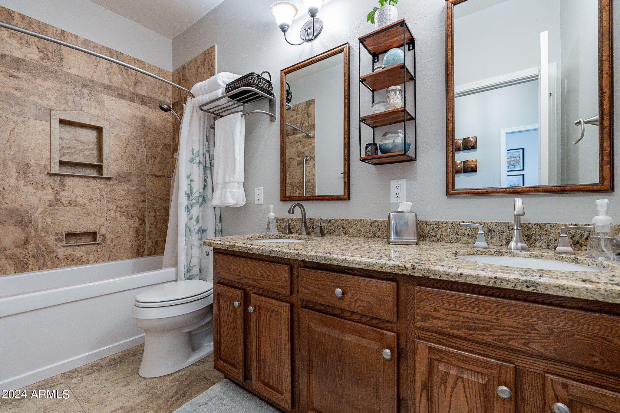 688 South Roanoke Street Gilbert, AZ 85296 - Photo 31 of 44 guest bathroom