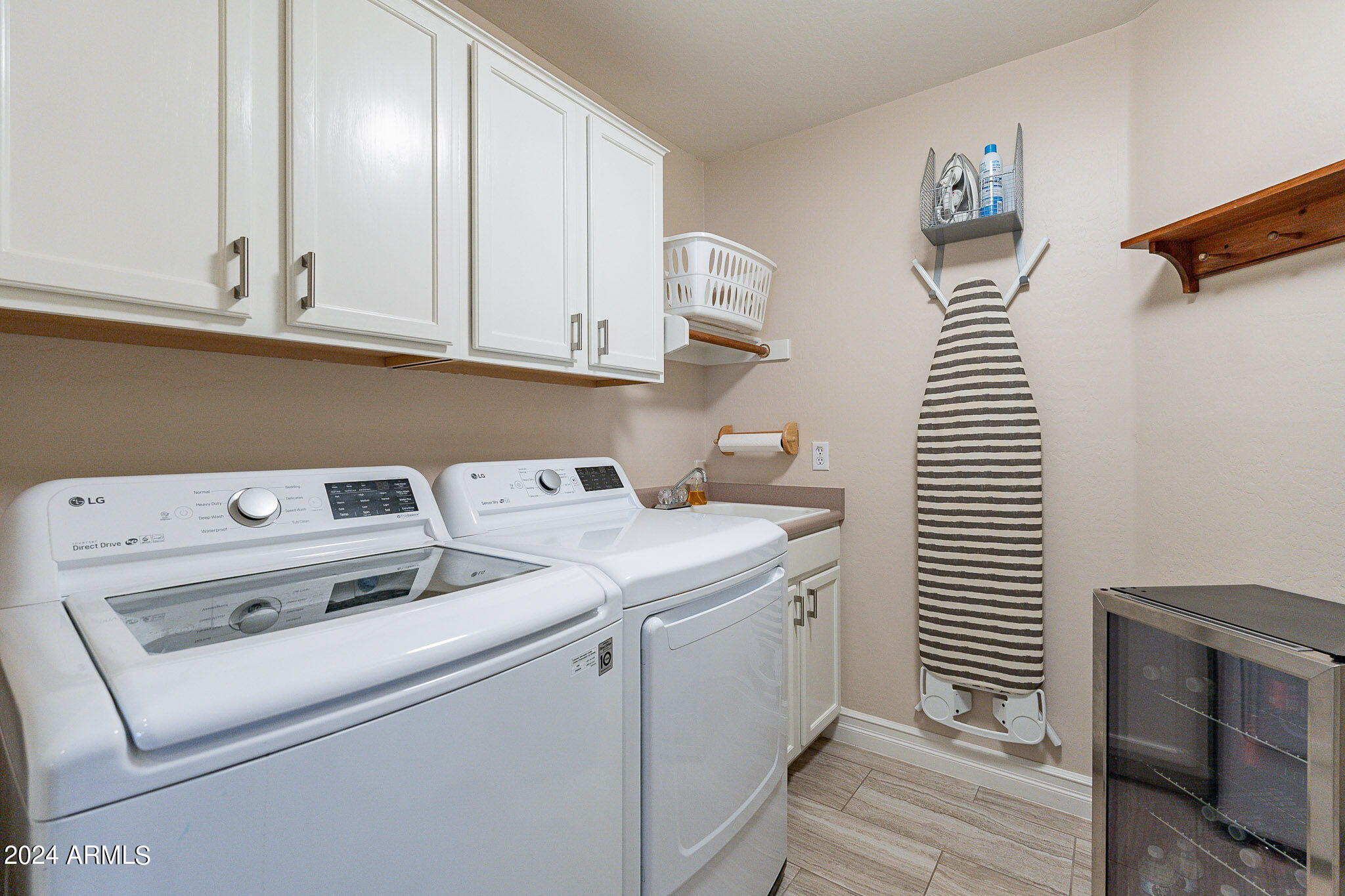 688 South Roanoke Street Gilbert, AZ 85296 - Photo 32 of 44 laundry room