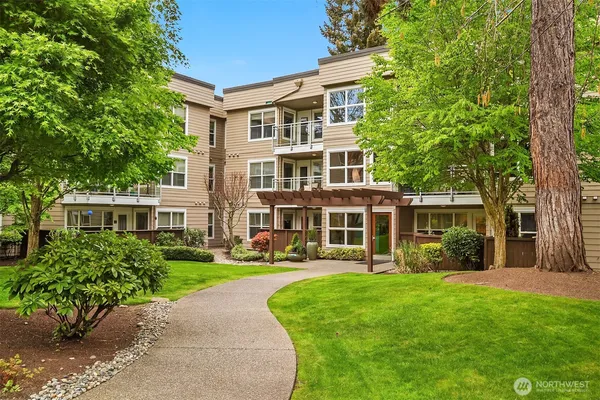 $329,900 | 23015 Edmonds Way, Unit A110, Edmonds, WA 98020