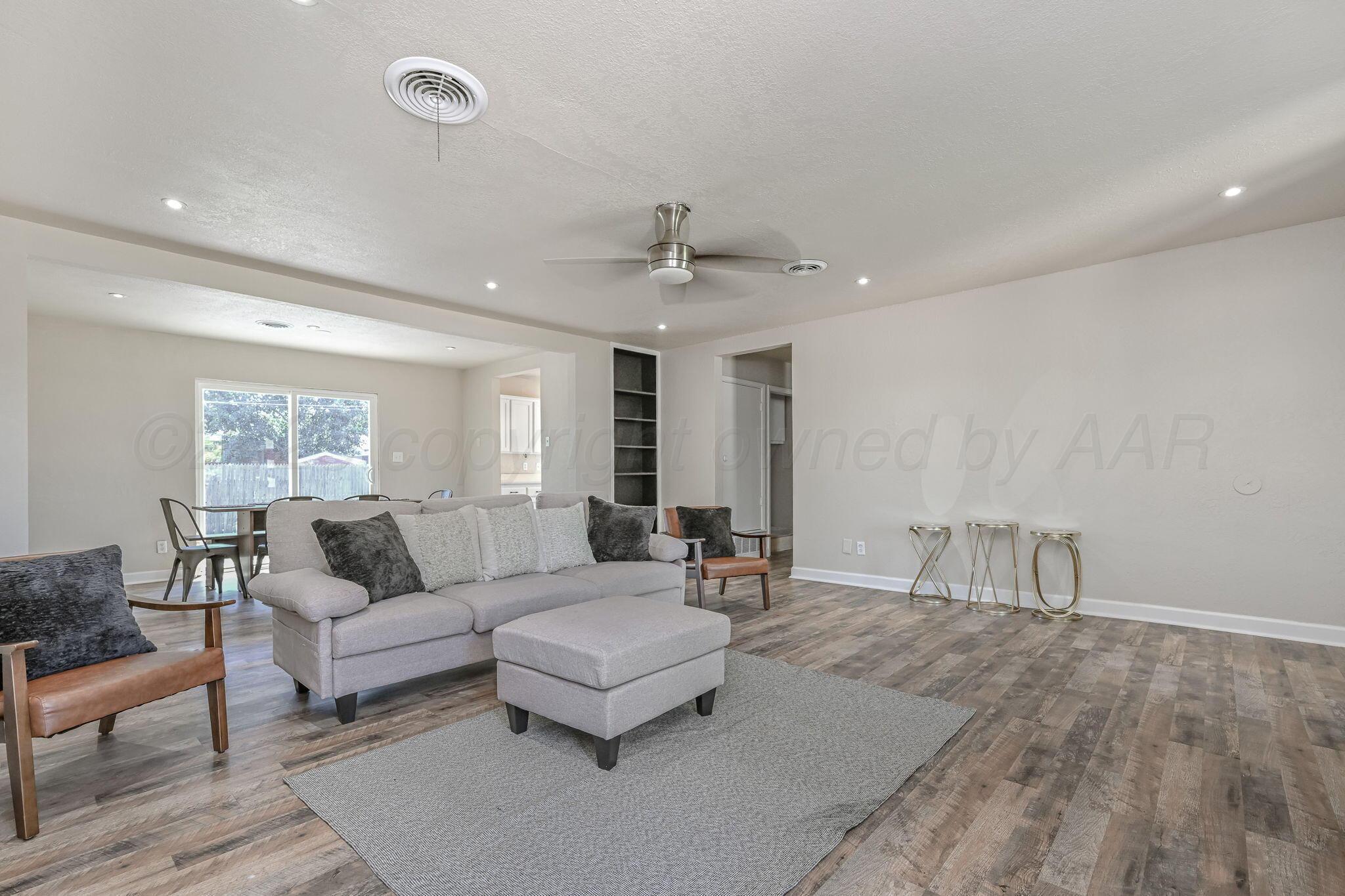 4705 South Austin Street Amarillo, TX 79110 - Photo 4 of 26 4705 S Austin St 03 (2)