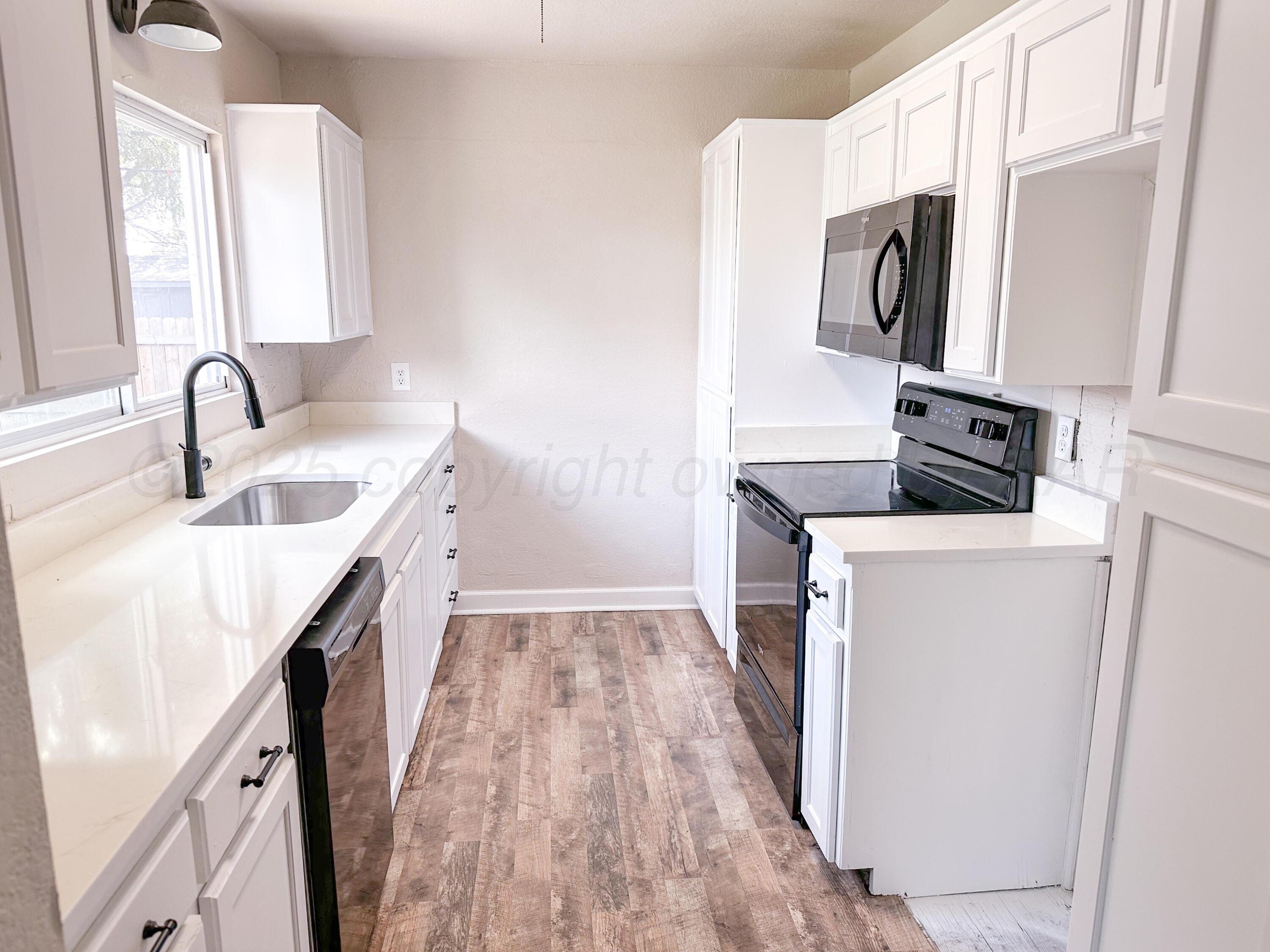 4705 South Austin Street Amarillo, TX 79110 - Photo 8 of 26 IMG_6987 2