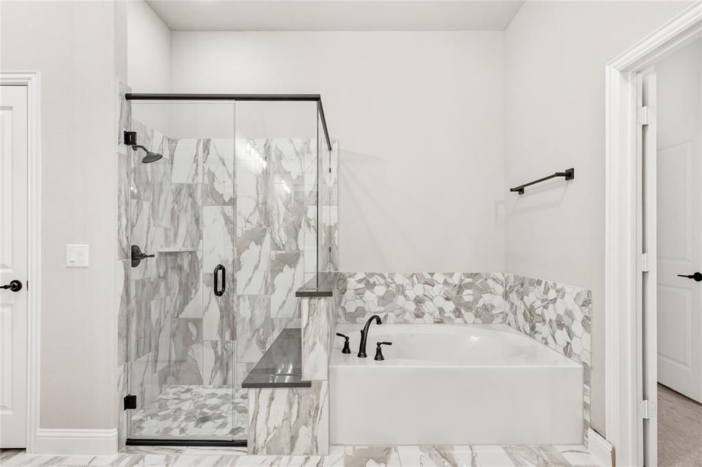 905 Denham Drive Red Oak, TX 75154 - Photo 26 of 33