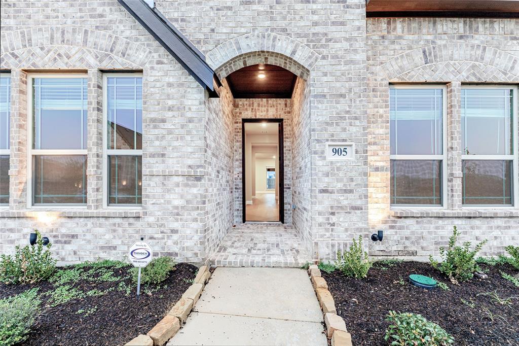 905 Denham Drive Red Oak, TX 75154 - Photo 4 of 33