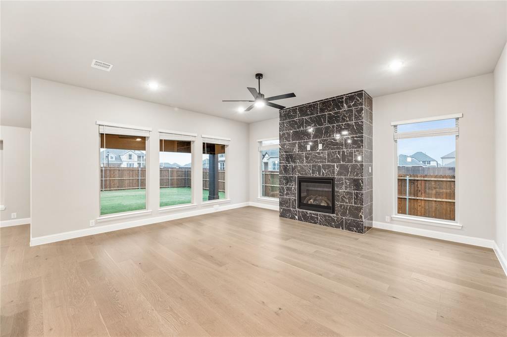 905 Denham Drive Red Oak, TX 75154 - Photo 8 of 33