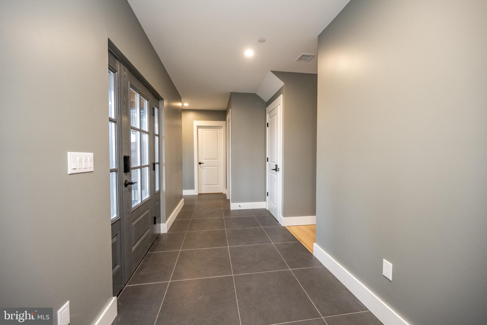 353 Lower Camp Road McHenry, MD 21541 - Photo 63 of 67 Foyer