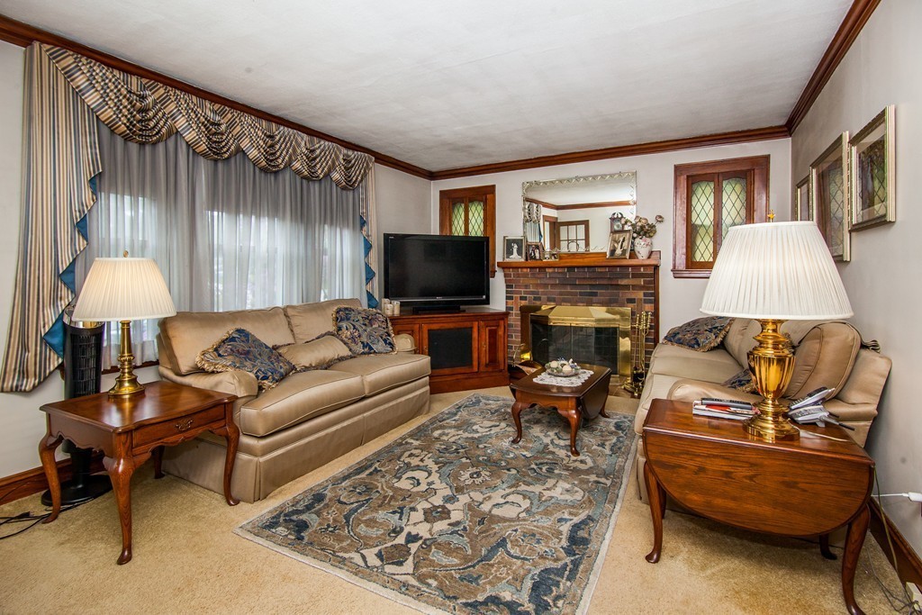 53 Fuller Road Watertown, MA 02472 - Photo 11 of 40