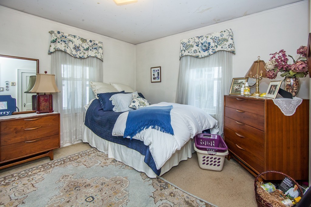 53 Fuller Road Watertown, MA 02472 - Photo 21 of 40