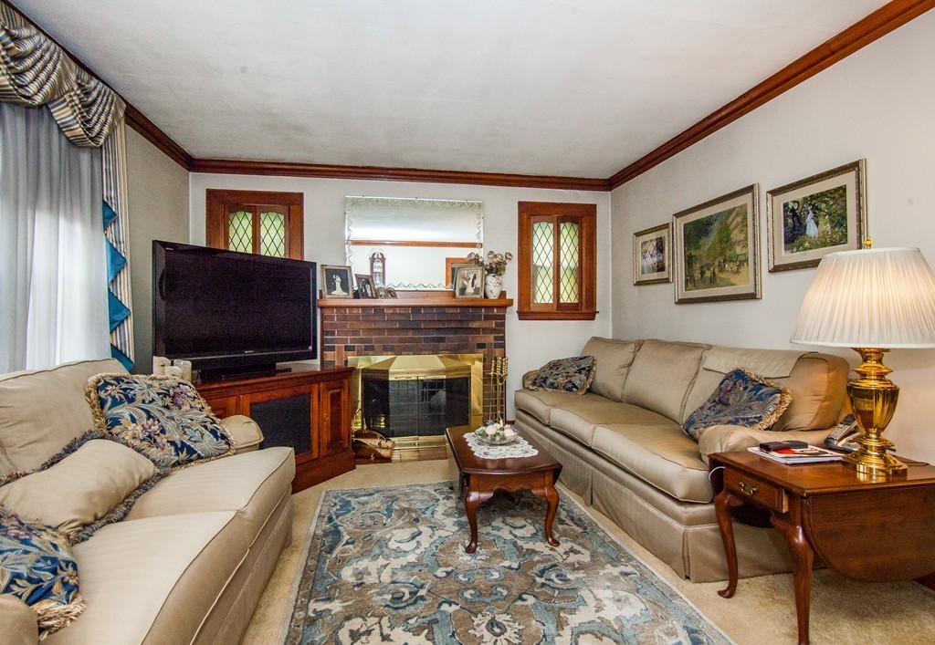 53 Fuller Road Watertown, MA 02472 - Photo 10 of 40