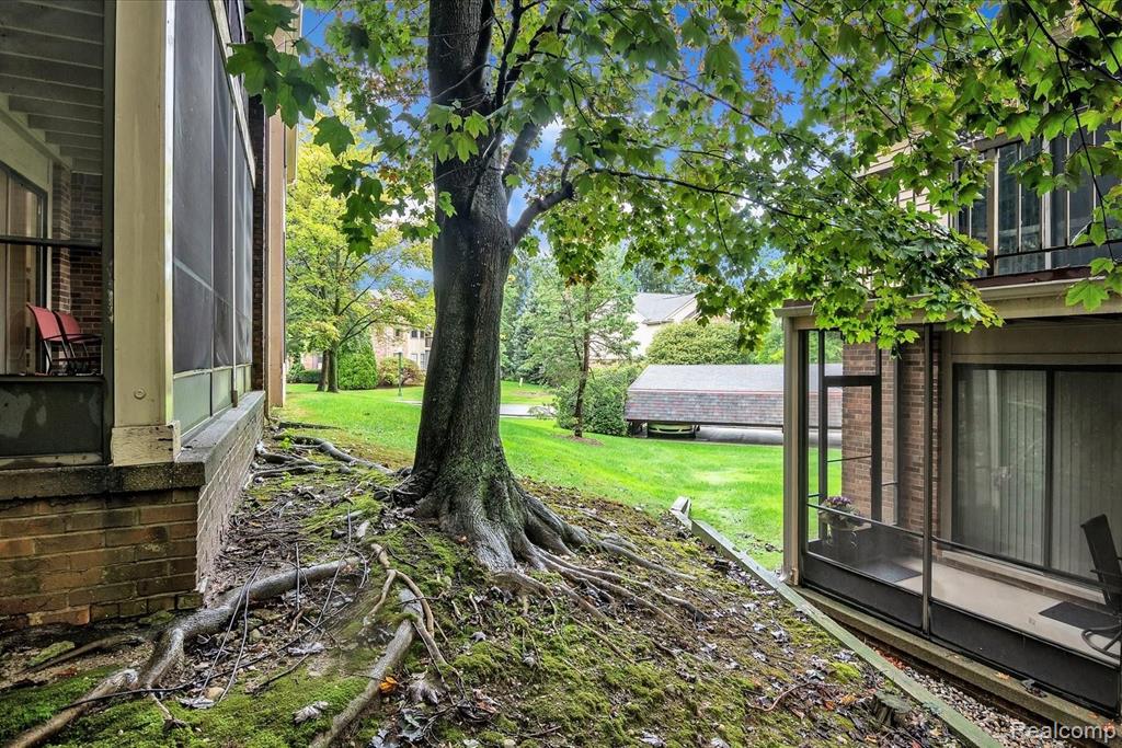 36944 Ridgedale Court, Unit 77 Farmington Hills, MI 48331 - Photo 34 of 38
