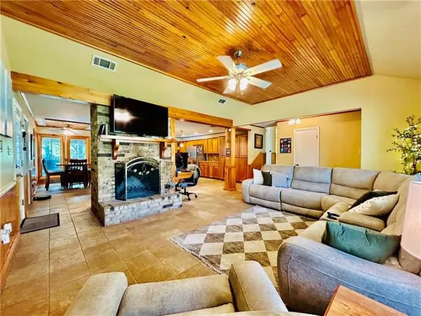 $244,000 | 304 Ridge Row, Pineville, LA 71360