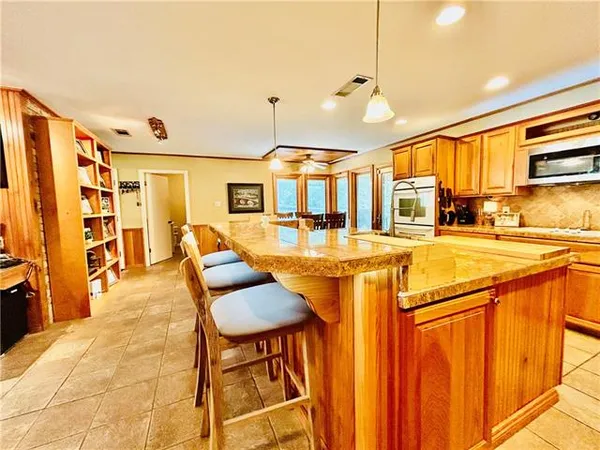 $244,000 | 304 Ridge Row, Pineville, LA 71360