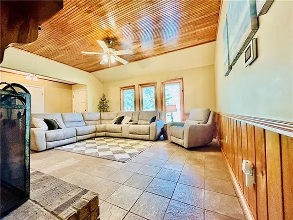 $244,000 | 304 Ridge Row, Pineville, LA 71360